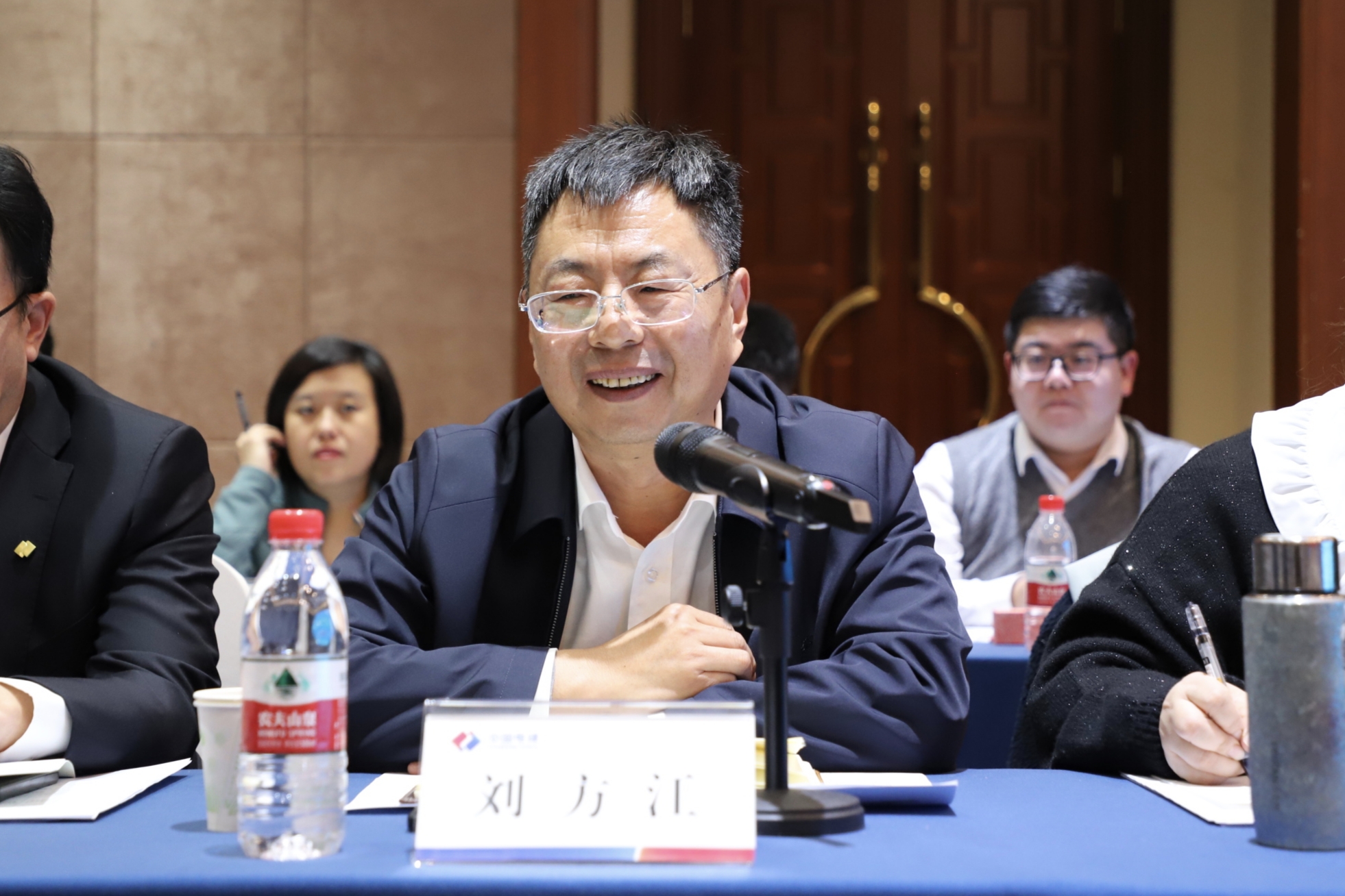 山东抖圈论坛三公司党委委员副总司理刘方江